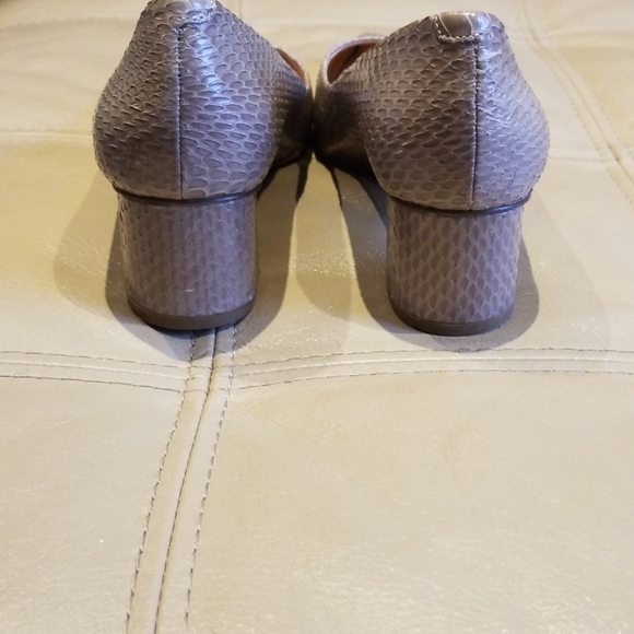 Louise et Cie tan leather 2" covered block heel - Picture 4 of 5